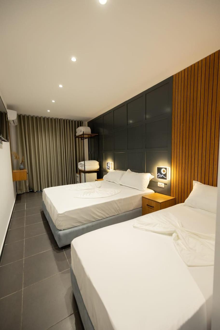 Aglon Twin'S Hotel Влёра Экстерьер фото