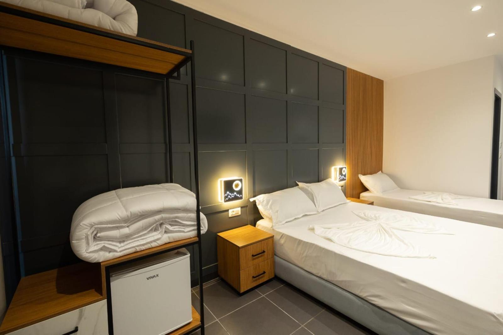 Aglon Twin'S Hotel Влёра Экстерьер фото
