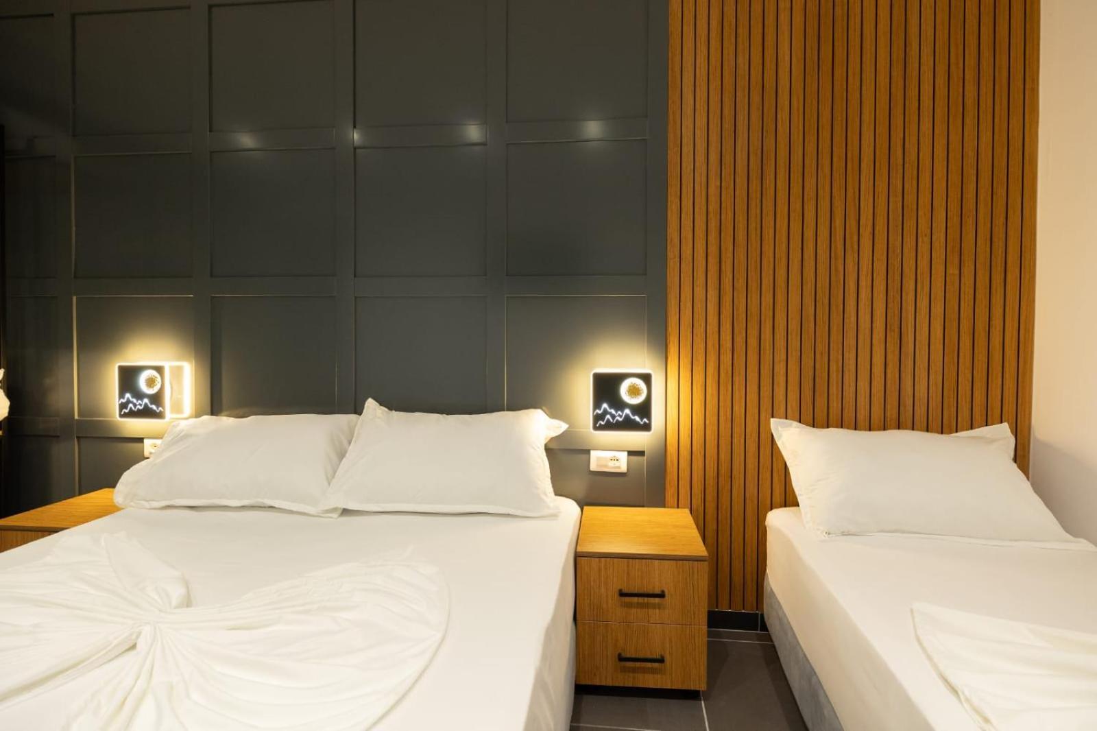 Aglon Twin'S Hotel Влёра Экстерьер фото