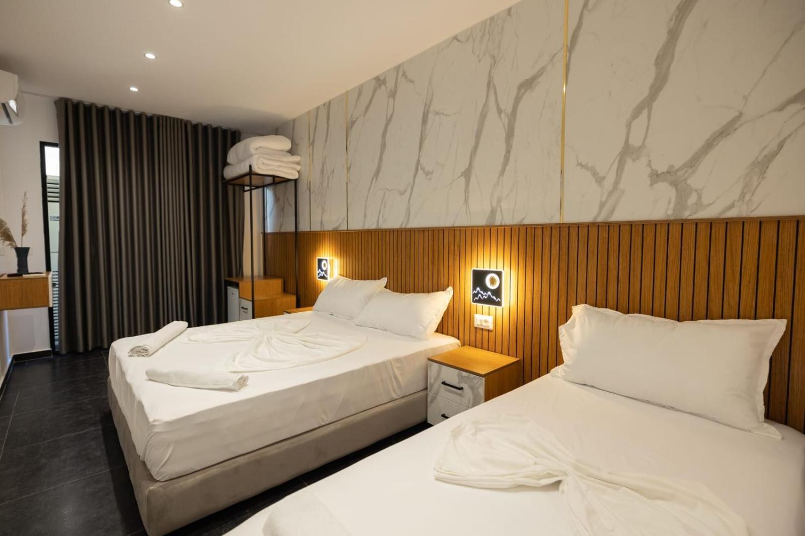 Aglon Twin'S Hotel Влёра Экстерьер фото