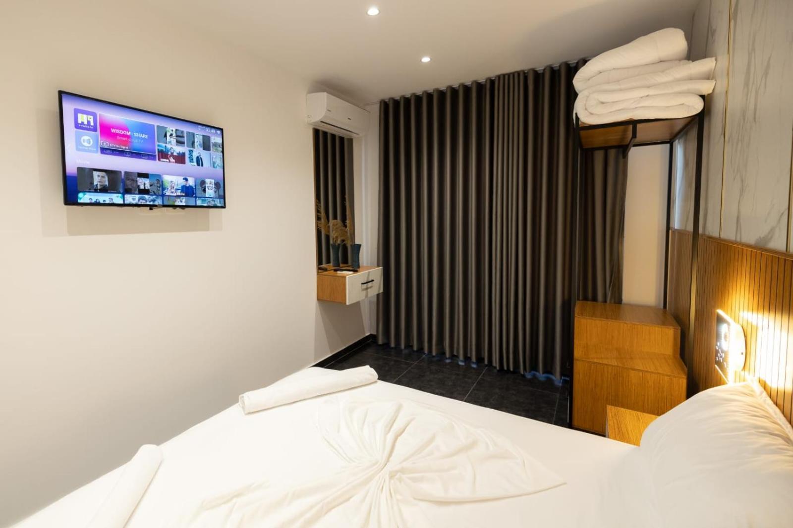 Aglon Twin'S Hotel Влёра Экстерьер фото