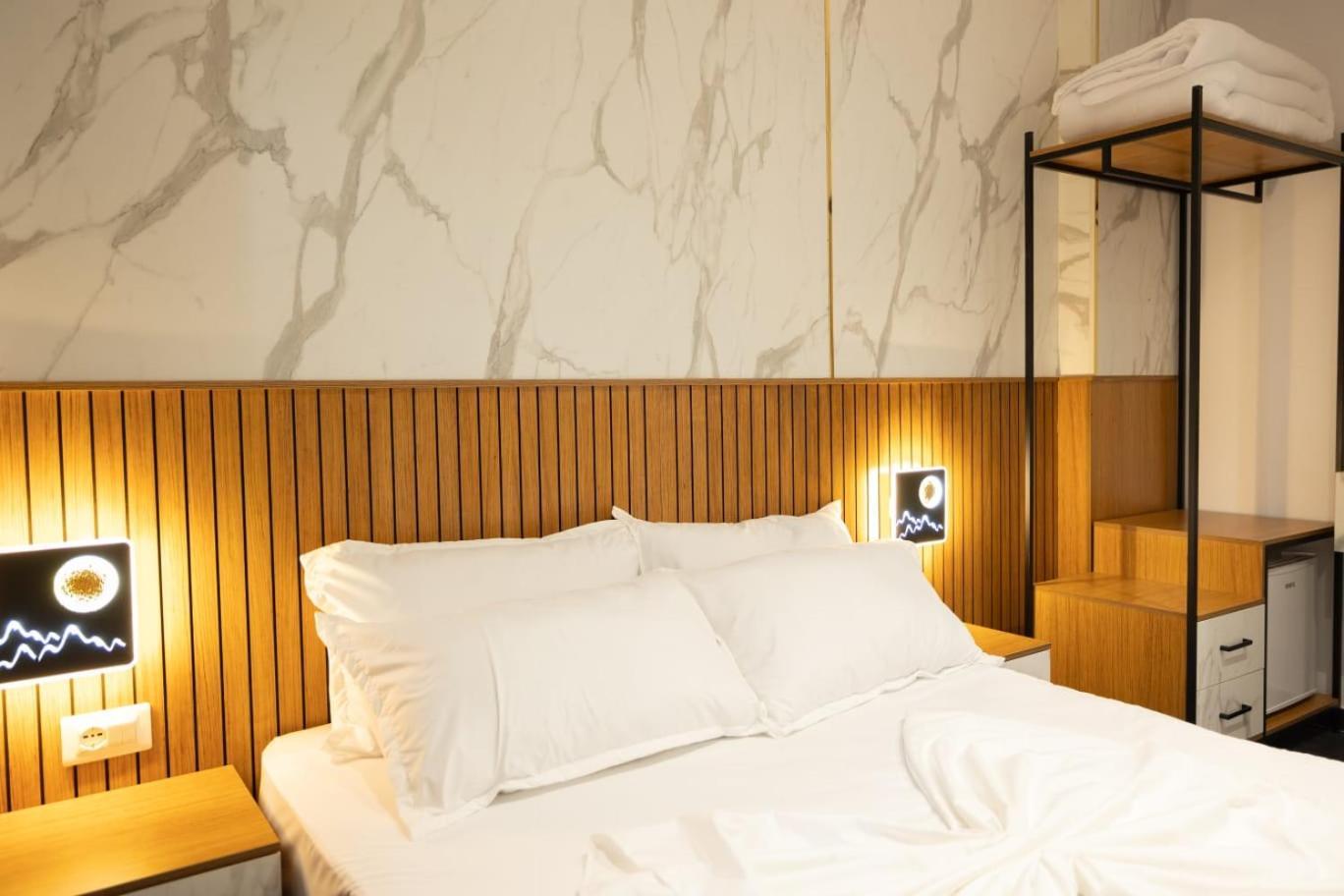 Aglon Twin'S Hotel Влёра Экстерьер фото