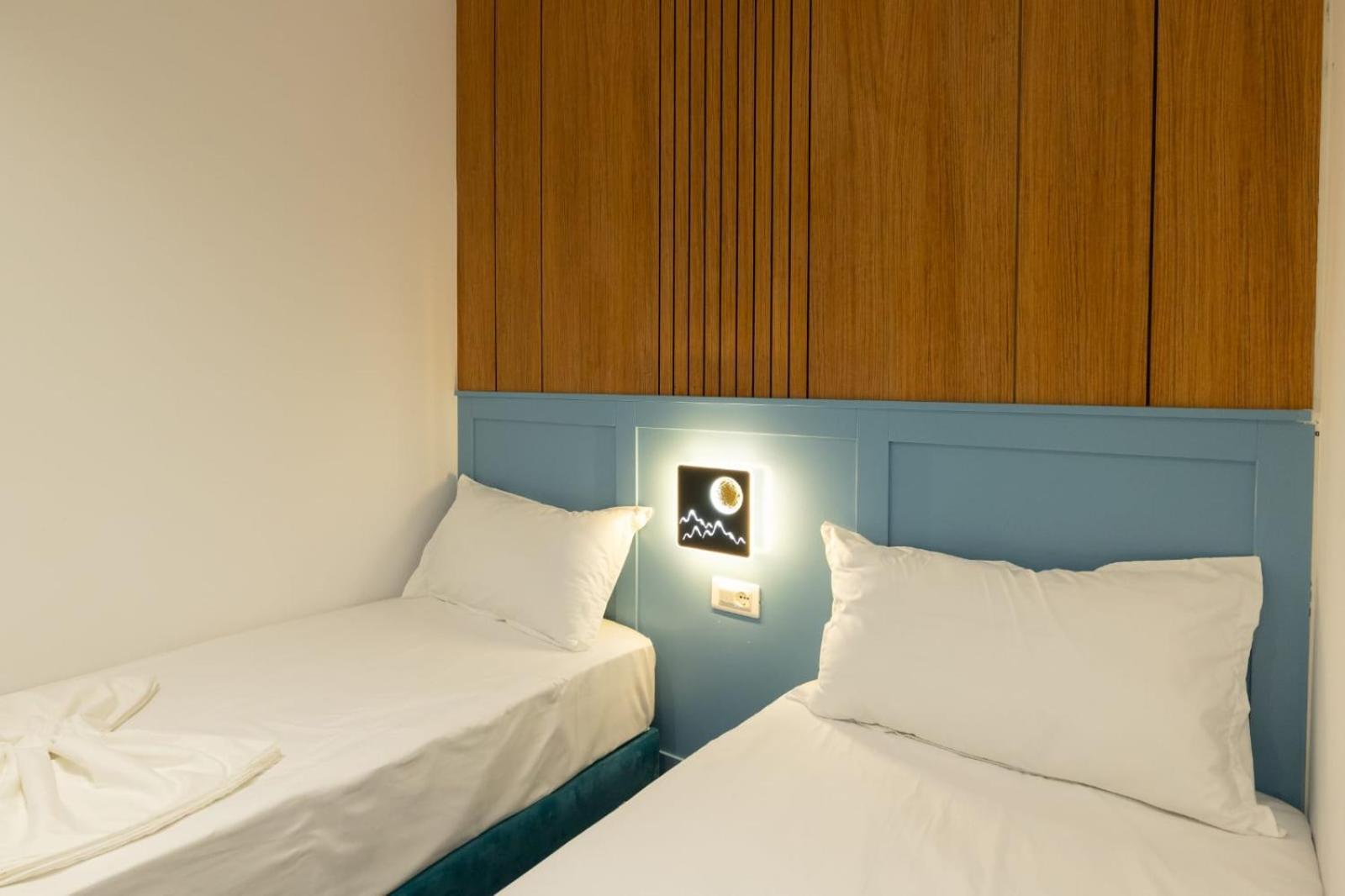 Aglon Twin'S Hotel Влёра Экстерьер фото